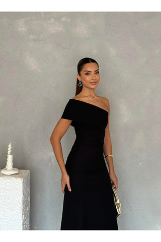 Tek Omuz Eteği Asimetrik Kesim Vücudu Saran Uzun Lunara Gece Elbisesi