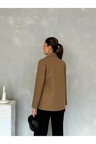 Yandan Kemer Detaylı Astarlı Kısa Kaşe Leya Ceket