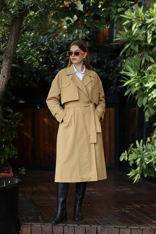 Pelerini Kapaklı Kuşaklı Astarlı Trençkot