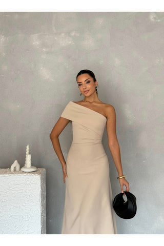 Tek Omuz Eteği Asimetrik Kesim Vücudu Saran Uzun Lunara Gece Elbisesi