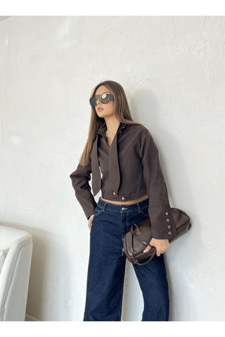 Yaka Detaylı Astarlı Kısa Ceket