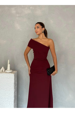 Tek Omuz Eteği Asimetrik Kesim Vücudu Saran Uzun Lunara Gece Elbisesi