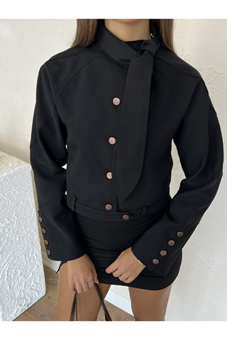 Yaka Detaylı Astarlı Kısa Ceket