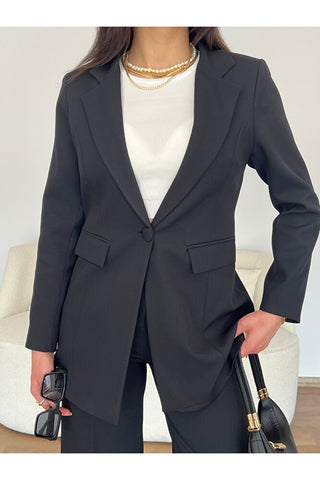 Kapak Detaylı Kadın Blazer Ceket