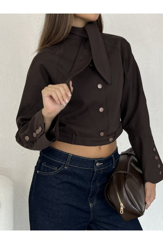 Yaka Detaylı Astarlı Kısa Ceket