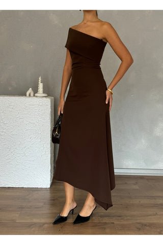 Tek Omuz Eteği Asimetrik Kesim Vücudu Saran Uzun Lunara Gece Elbisesi